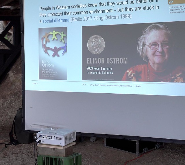 Us and them? (Social) sciences and our everyday lives: elinorostrom