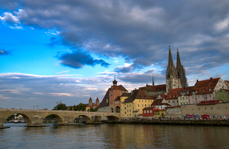 Medieval Regensburg cityscape, Germany<br/>© <a href="https://flickr.com/people/74492144@N00" target="_blank" rel="nofollow">74492144@N00</a> (<a href="https://flickr.com/photo.gne?id=51579094767" target="_blank" rel="nofollow">Flickr</a>)