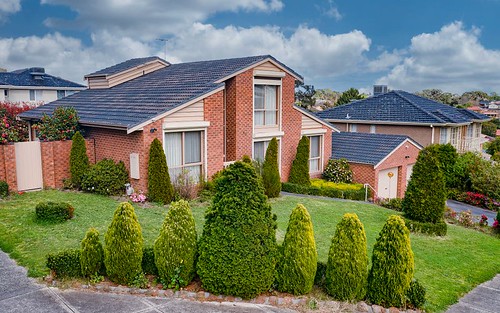 62 Huntingfield Dr, Doncaster East VIC 3109