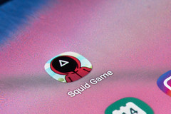 Squid game android game icon on mobile phone homescreen