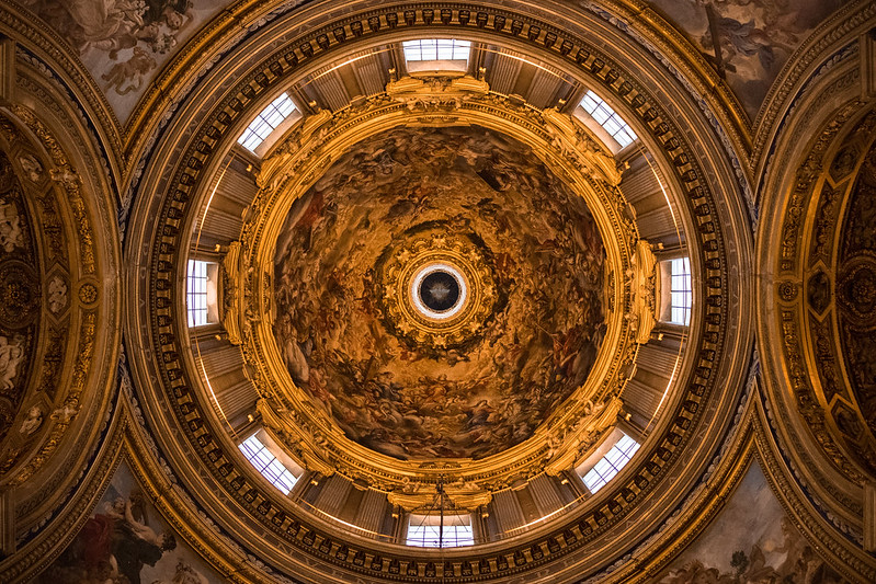 Sant'Agnese in Agone Ceiling<br/>© <a href="https://flickr.com/people/140977171@N08" target="_blank" rel="nofollow">140977171@N08</a> (<a href="https://flickr.com/photo.gne?id=51599199726" target="_blank" rel="nofollow">Flickr</a>)