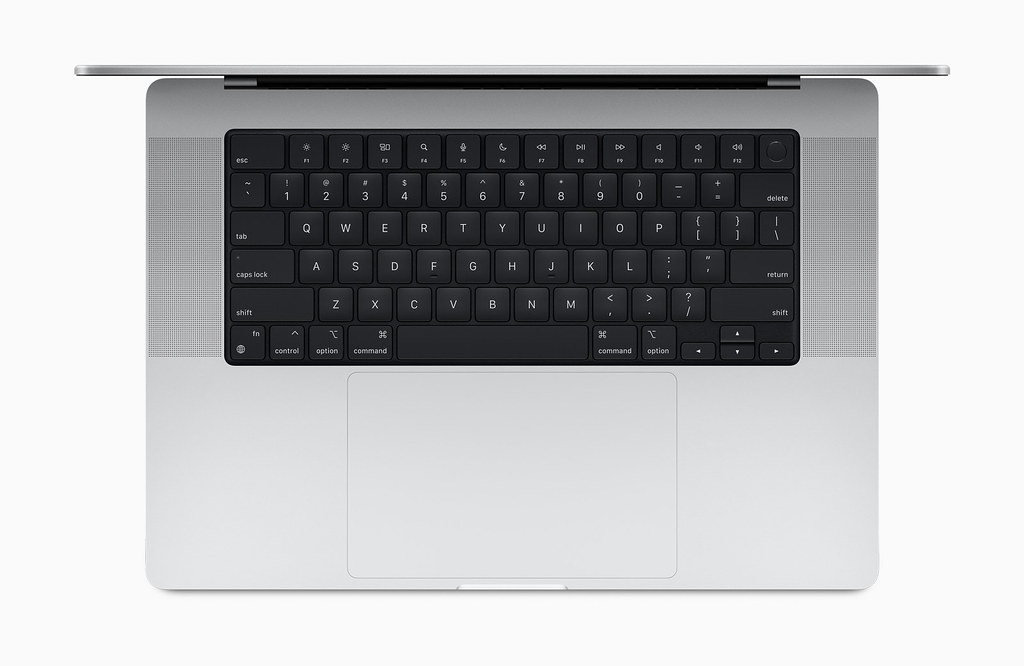 Apple_MacBook-Pro_16-inch-Keyboard_10182021