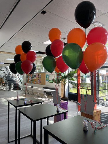 Tafeldecoratie 6ballonnen Thomas More Hogeschool Rotterdam