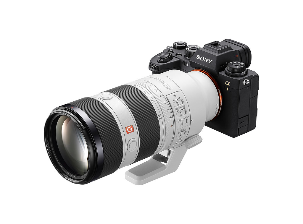 圖2) FE 70-200mm F2.8 GM OSS II 採用 4 個 Sony 開發的 XD (極高動態) 線性對焦馬達，具備極高速度與精準度，使用者可安心地將對焦工作交付給相機，更加專注於創作。
