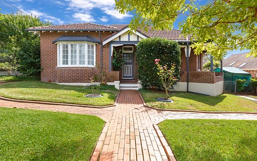 13 Chesterfield Rd, Epping NSW 2121