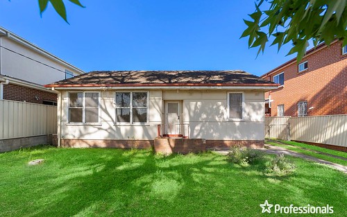 33 Benfield Pde, Panania NSW 2213