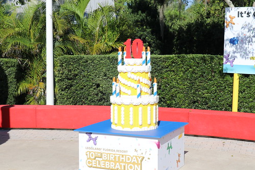 Legoland's 10 Anniversary Cake • <a style="font-size:0.8em;" href="http://www.flickr.com/photos/28558260@N04/51666082587/" target="_blank">View on Flickr</a>