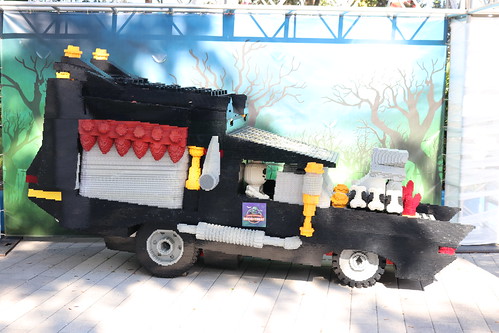 Dracula's Ride at Legoland Florida • <a style="font-size:0.8em;" href="http://www.flickr.com/photos/28558260@N04/51666900306/" target="_blank">View on Flickr</a>