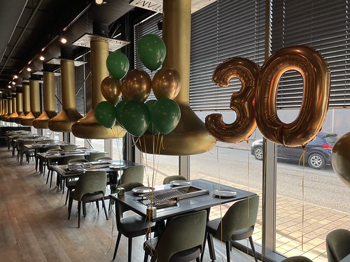 Table Decoration 6 balloons en Foilballoon Birthday 30 Years Private Dining Ortam BBQ Rotterdam