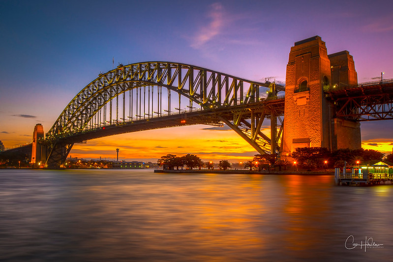 Sydney Harbour Bridge at sunset<br/>© <a href="https://flickr.com/people/150517192@N05" target="_blank" rel="nofollow">150517192@N05</a> (<a href="https://flickr.com/photo.gne?id=51669490694" target="_blank" rel="nofollow">Flickr</a>)