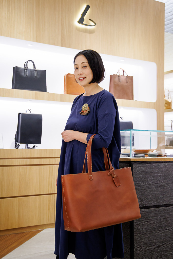 「土屋鞄製造所」誠品信義店開幕!鳳小岳帥氣站台演繹職人手作包款魅力 10 Tsuchiya 211116-9