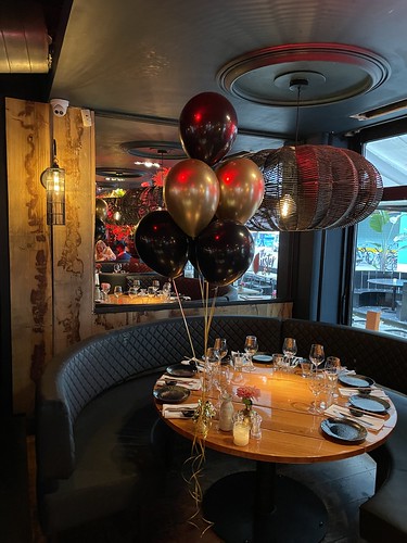 Table Decoration 6 balloons The Oyster Club Rotterdam