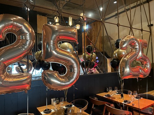 Foilballoon Number 25 Birthday Cafe in the City Rotterdam
