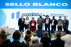 20211117 AI PRESIDENTE - SELLO BLANCO 0017 by Gobierno de Guatemala