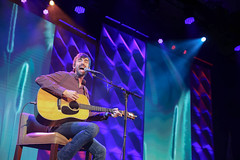 Mo Pitney images