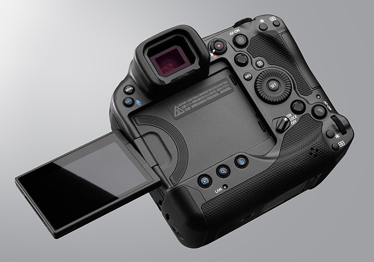 03_ Canon EOS R3搭載 Canon 自主研發的新 OLED 電子觀景器，可以清晰地顯示快速運動的被攝體，且實現了連拍時觀景器畫面無黑屏顯示，幫助使用者集中精力捕捉精彩瞬間。