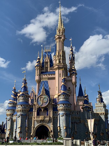 Walt Disney World 50th: Cinderella Castle • <a style="font-size:0.8em;" href="http://www.flickr.com/photos/28558260@N04/51707646134/" target="_blank">View on Flickr</a>