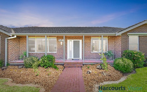 1 River Drive, Avondale Heights VIC