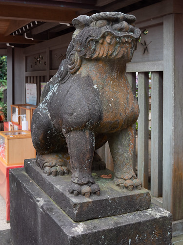 江島神社中津宮の狛犬さん 吽