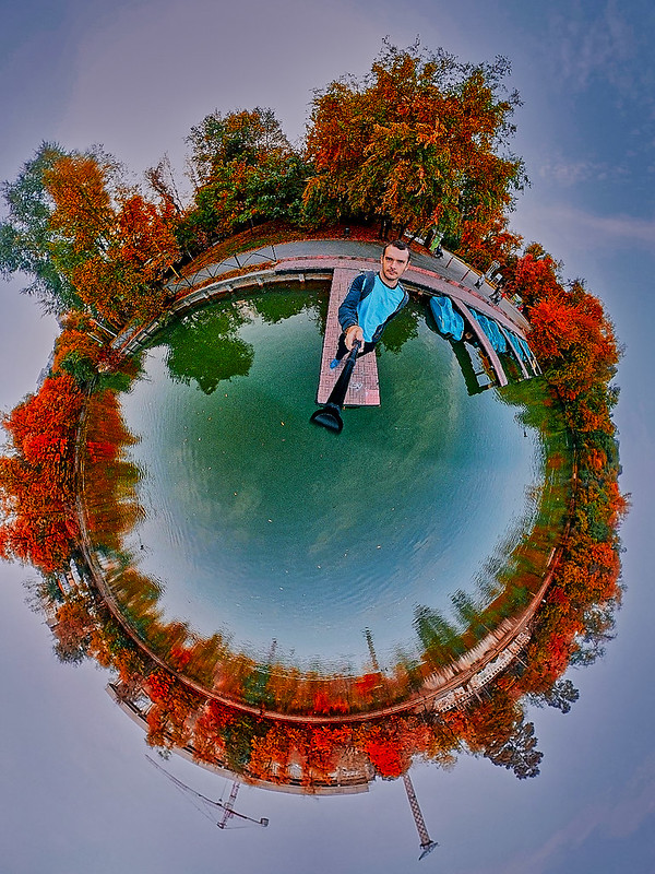 Autumn landscape in 360°<br/>© <a href="https://flickr.com/people/188717768@N07" target="_blank" rel="nofollow">188717768@N07</a> (<a href="https://flickr.com/photo.gne?id=51722016801" target="_blank" rel="nofollow">Flickr</a>)