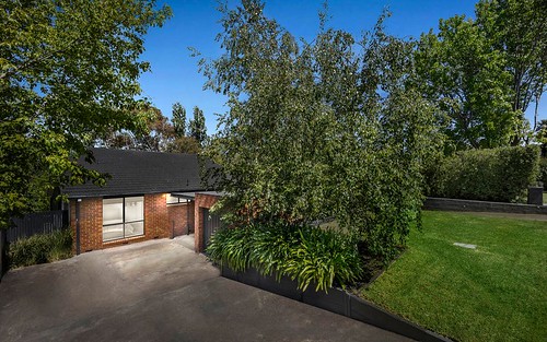 88 Oakpark Dr, Chadstone VIC 3148
