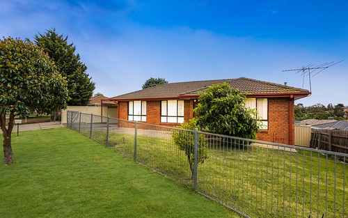 5 Aster Cl, Meadow Heights VIC 3048