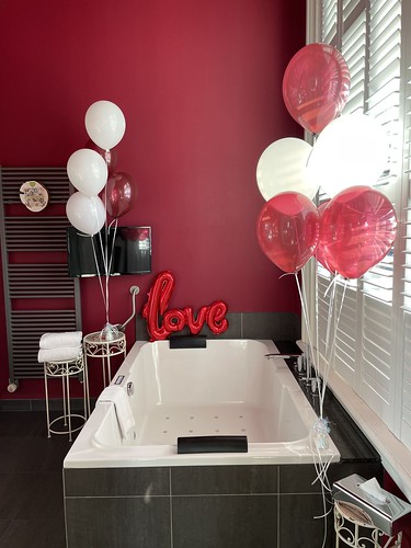 Table Decoration 5 balloons Marriage Proposal Birthday Suite Hotel Pincoffs Rotterdam