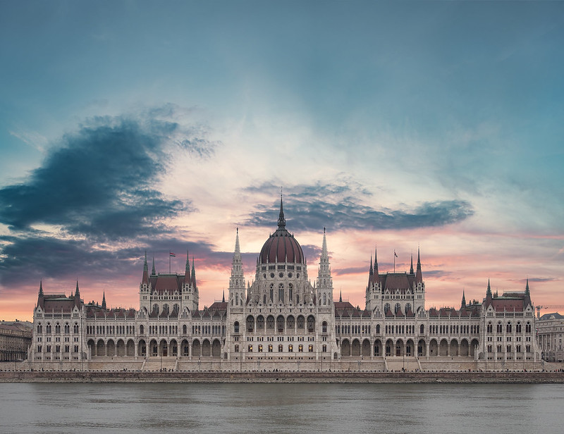 Hungarian Parliament<br/>© <a href="https://flickr.com/people/37791930@N05" target="_blank" rel="nofollow">37791930@N05</a> (<a href="https://flickr.com/photo.gne?id=51756038757" target="_blank" rel="nofollow">Flickr</a>)