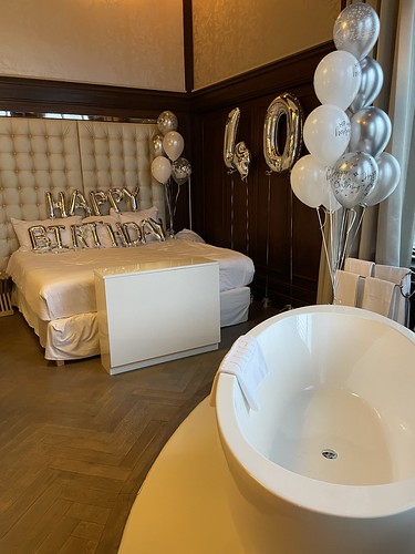 Table Decoration 10 balloons Foilballoon Number 40 Foilballoon Letters Happy Birthday Birthday Directie Suite Room 105 Hotel New York Rotterdam