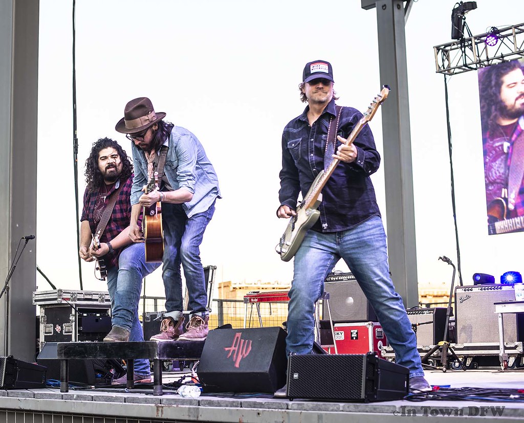Micky And The Motorcars images
