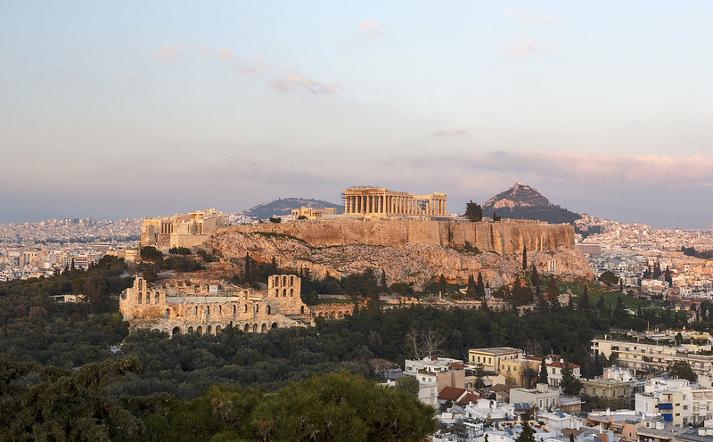 Acropolis of Athens at sunset, Greece<br/>© <a href="https://flickr.com/people/80832649@N00" target="_blank" rel="nofollow">80832649@N00</a> (<a href="https://flickr.com/photo.gne?id=51799699283" target="_blank" rel="nofollow">Flickr</a>)