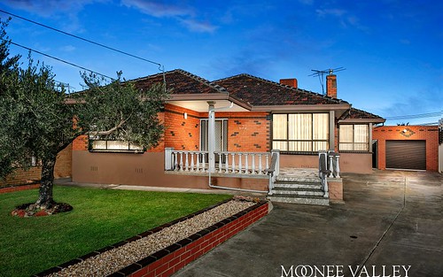 3 Chaumont Dr, Avondale Heights VIC 3034