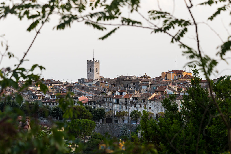 Sunset over Vence<br/>© <a href="https://flickr.com/people/129817950@N05" target="_blank" rel="nofollow">129817950@N05</a> (<a href="https://flickr.com/photo.gne?id=51829345907" target="_blank" rel="nofollow">Flickr</a>)