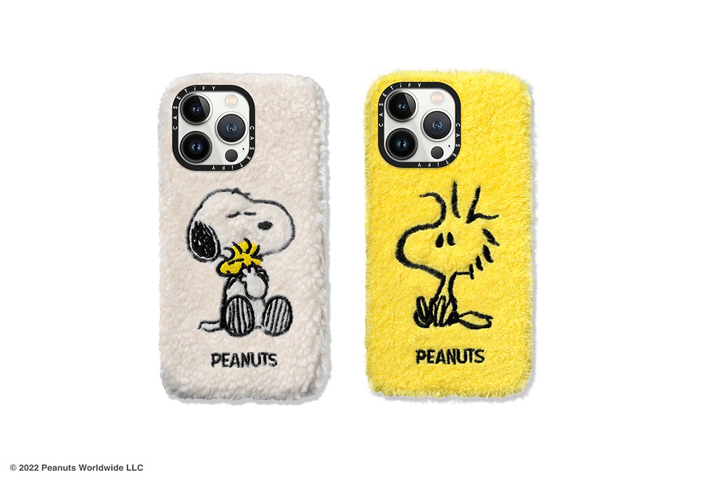 圖2. CASETiFY 與 Peanuts 花生漫畫聯名系列推出特別版抓毛絨 Fleece 材質手機殼，其柔軟觸感與可愛外型正是以史努比和胡士托為靈感所設計