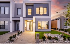 9C Thoroughbred Drive, Clyde North VIC
