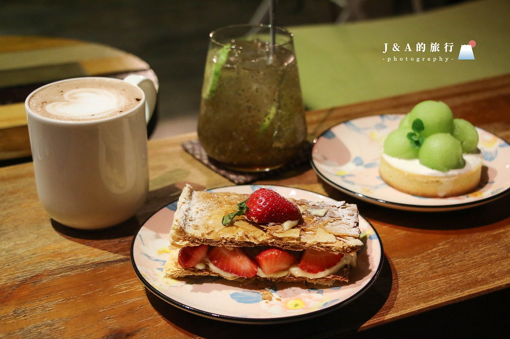 Mimi’s Cafe米米咖啡。草莓千層派酥脆又香，還有鹹派、輕食可以選擇！公館甜點餐廳推薦 @J&A的旅行