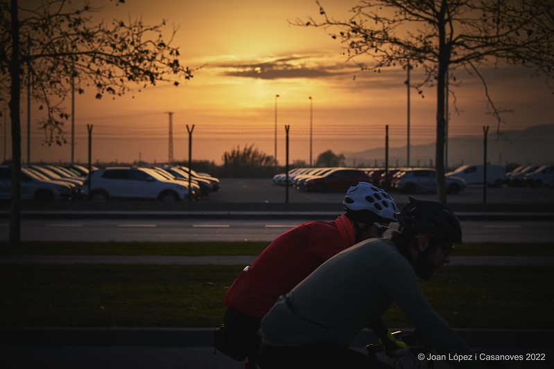 Cycling training at dusk<br/>© <a href="https://flickr.com/people/184681524@N08" target="_blank" rel="nofollow">184681524@N08</a> (<a href="https://flickr.com/photo.gne?id=51876635748" target="_blank" rel="nofollow">Flickr</a>)