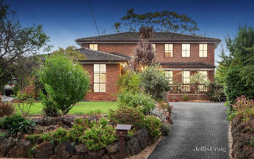16 Magnolia Dr, Templestowe Lower VIC 3107
