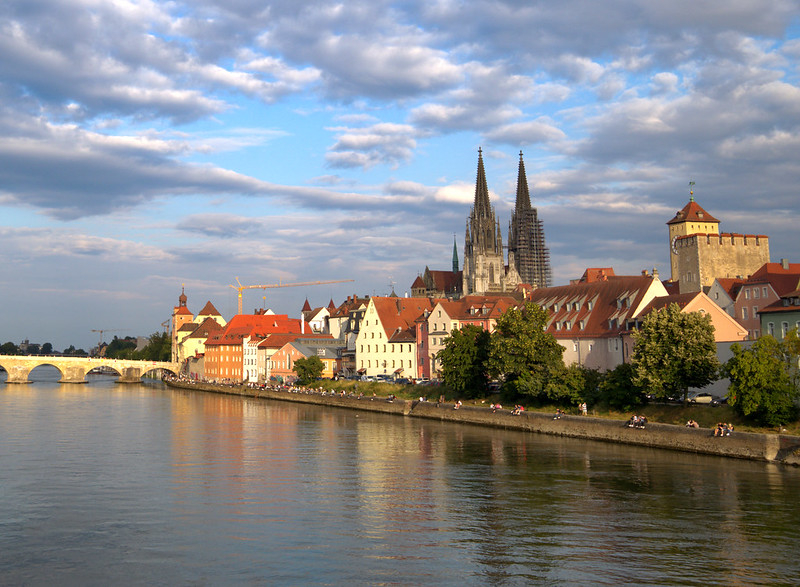 Medieval Regensburg by the Danube, Germany<br/>© <a href="https://flickr.com/people/74492144@N00" target="_blank" rel="nofollow">74492144@N00</a> (<a href="https://flickr.com/photo.gne?id=51879049311" target="_blank" rel="nofollow">Flickr</a>)