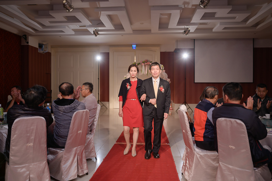 51884335592 e7b24667db o [台南婚攝]婚禮中最溫馨的謝親恩/ 商務會館
