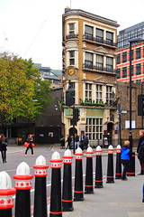 IMG_5688_1 - London, Queen Victoria Street. The Blackfriar, an unusual building...