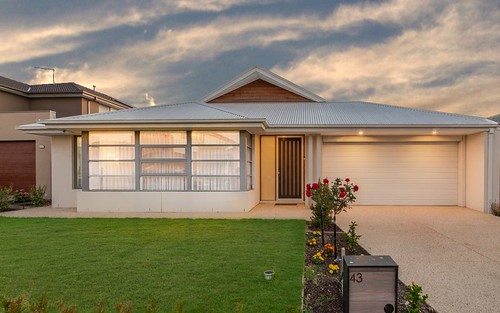 43 Walhallow Drive, Clyde North Vic 3978
