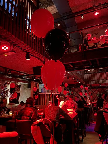 Table Decoration 3 balloons Valentine's Day Cafe in the City Rotterdam