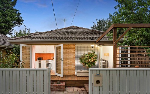 17 Rondell Avenue, West Footscray Vic