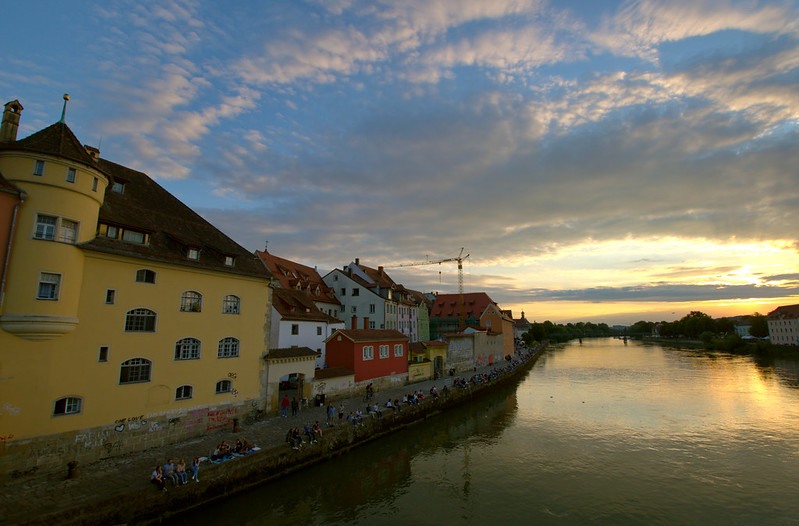 Danube sunset in Regensburg, Germany<br/>© <a href="https://flickr.com/people/74492144@N00" target="_blank" rel="nofollow">74492144@N00</a> (<a href="https://flickr.com/photo.gne?id=51901423349" target="_blank" rel="nofollow">Flickr</a>)