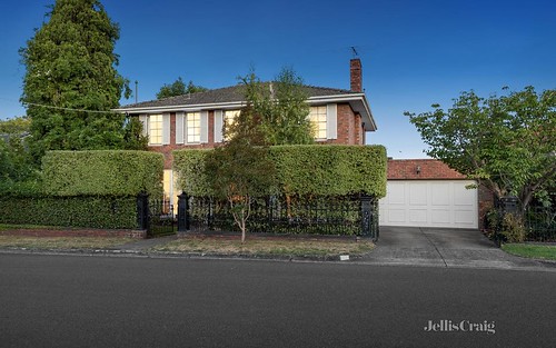 44 Mont Victor Rd, Kew VIC 3101