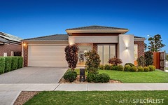 2 Merrin Circuit, Clyde North VIC