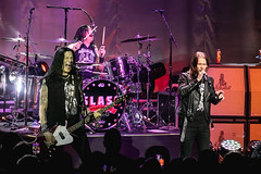 Slash ft. Myles Kennedy and the Conspirators in concert