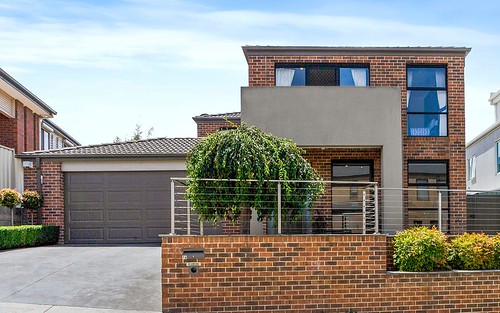 16 Orchid Ct, Gowanbrae VIC 3043