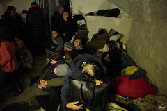 02. Беженцы в подвале после бомбёжки 12-13.03.2022